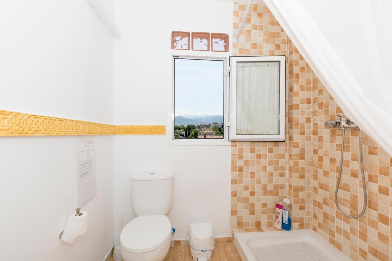 Habitaciones Iraizas Con Piscina Otura Ngoại thất bức ảnh