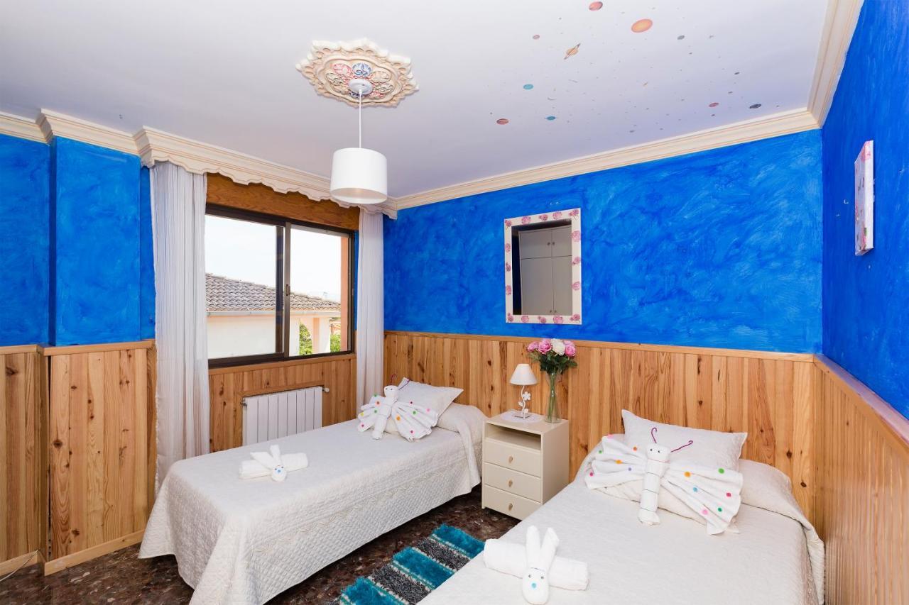 Habitaciones Iraizas Con Piscina Otura Ngoại thất bức ảnh