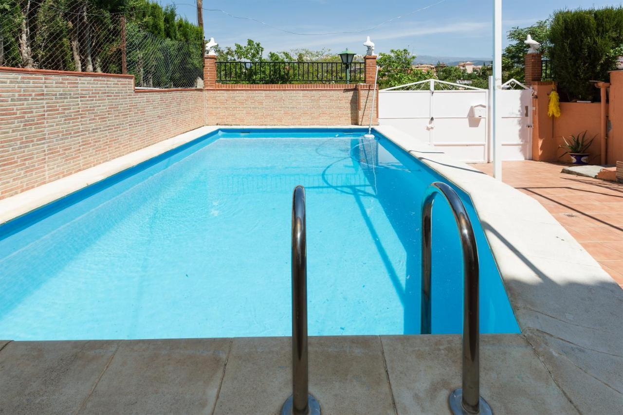 Habitaciones Iraizas Con Piscina Otura Ngoại thất bức ảnh